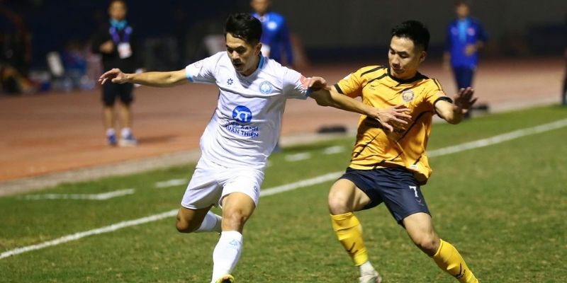 Thống kê trận đấu phản ánh một thế trận giằng co đầy kịch tính